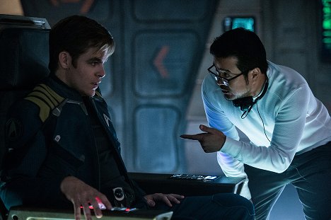 Chris Pine, Justin Lin - Star Trek Beyond - Van de set