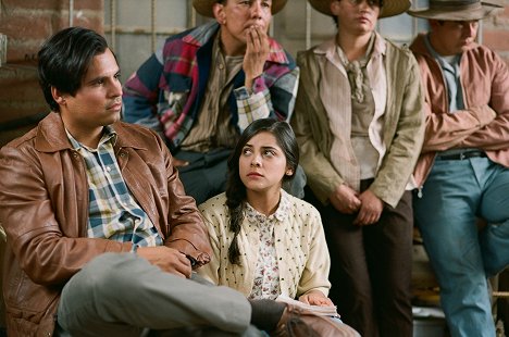 Michael Peña, Lorena McGregor - Cesar Chavez: An American Hero - Filmfotos