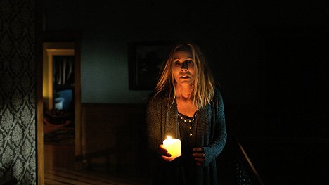 Maria Bello - Lights Out - Kuvat elokuvasta