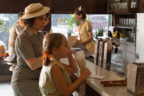 Sari Lennick, Laurel Griggs - Café Society - De la película