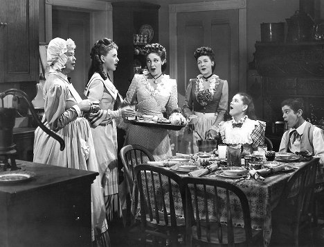 Jeanne Crain, Linda Darnell, Dorothy Gish, Barbara Whiting, Larry Stevens - Centennial Summer - Kuvat elokuvasta