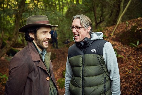 Colin Morgan, Samuel Donovan - The Living and the Dead - Die Tote im Wald - Dreharbeiten