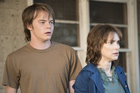 Charlie Heaton, Winona Ryder - Stranger Things - Chapter One: The Vanishing of Will Byers - Photos