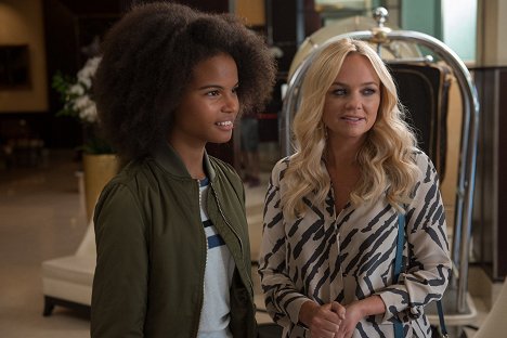 Indeyarna Donaldson-Holness, Emma Bunton - Absolutamente fabulosas - De la película