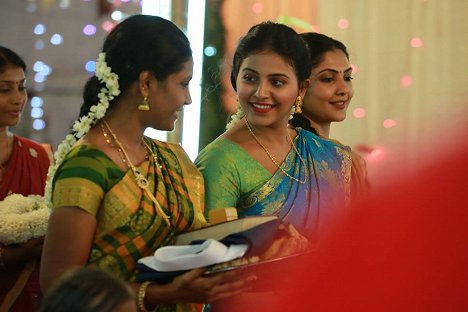 Anjali, Kamalinee Mukherjee - Goddess - Photos