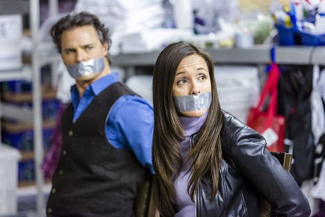 Dylan Neal, Crystal Lowe - The Gourmet Detective: A Healthy Place to Die - Photos