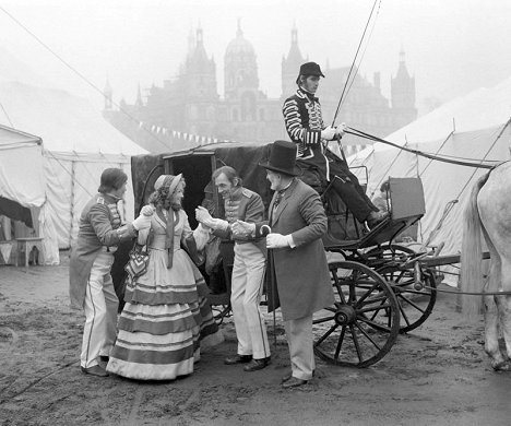 Kurt Conradi, Katja Rupé, Josef Kemr, Oldřich Velen - Humberto cirkusz - Házassági ajánlat - Filmfotók