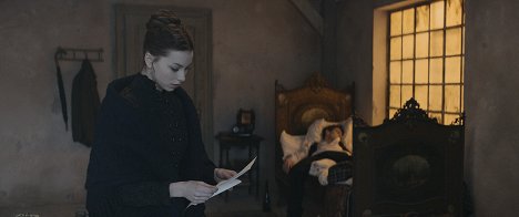 Laura Döbrösi - Félvilág - De la película