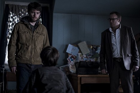 Patrick Fugit, Philip Glenister - Outcast - A Darkness Surrounds Him - Photos