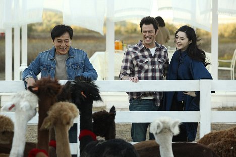 Jackie Chan, Johnny Knoxville - Skiptrace - Filmfotos