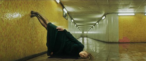 Rosamund Pike - Massive Attack: Voodoo in My Blood - Filmfotos
