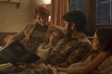 Bryce Dallas Howard, Oakes Fegley, Wes Bentley, Oona Laurence - Elliot, der Drache - Filmfotos