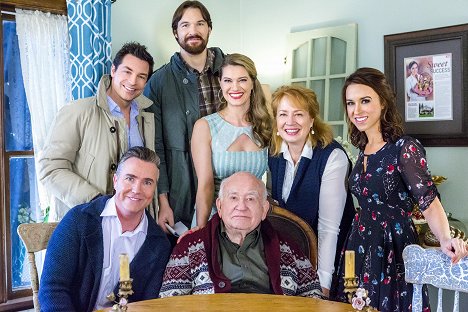 Paul McGillion, Brennan Elliott, Daniel Cudmore, Heather Doerksen, Edward Asner, Barbara Pollard, Lacey Chabert