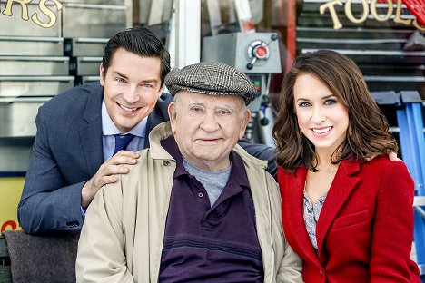 Brennan Elliott, Edward Asner, Lacey Chabert - All of my Heart - Promo