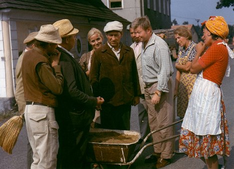 Gabriela Vránová, Josef Větrovec, Václav Sloup, Luba Skořepová - Chalupáři - Romeo z autobusu - Van film