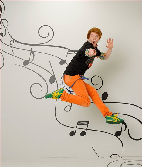 Calum Worthy - Austin & Ally - Werbefoto