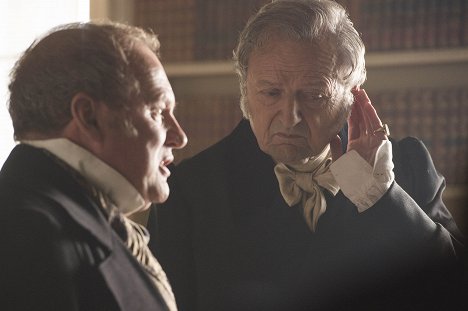 Peter Firth, Peter Bowles - Victoria - Ladies in Waiting - Do filme