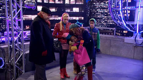 Kevin Chamberlin, Peyton List, Cameron Boyce - Jessie - Austin & Jessie & Ally: All Star New Year - Filmfotók