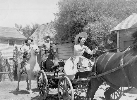Smiley Burnette, Charles Starrett, Adele Roberts - The Desert Horseman - Filmfotos