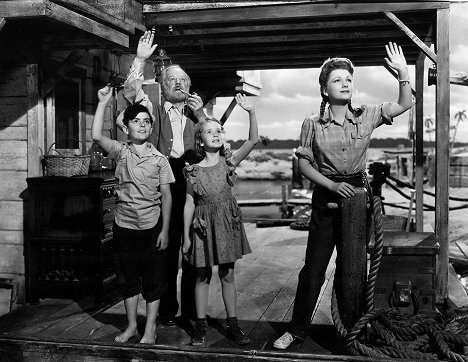 Billy Cummings, Charles Winninger, Connie Marshall, Anne Baxter - Sunday Dinner for a Soldier - De la película