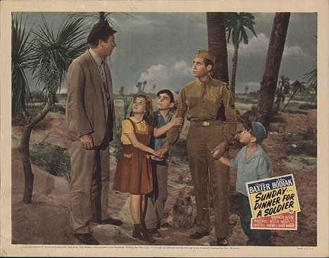 Connie Marshall, Billy Cummings, John Hodiak, Bobby Driscoll - Sunday Dinner for a Soldier - Vitrinfotók