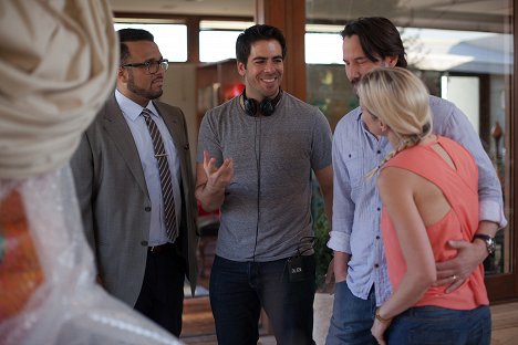 Aaron Burns, Eli Roth, Keanu Reeves, Ignacia Allamand - Knock Knock - Making of