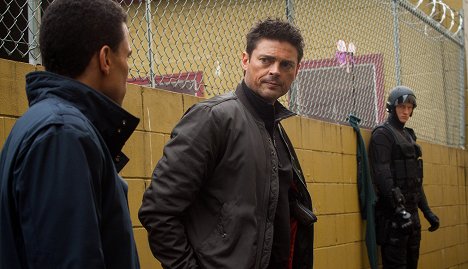 Karl Urban - Almost Human - Straw Man - Photos