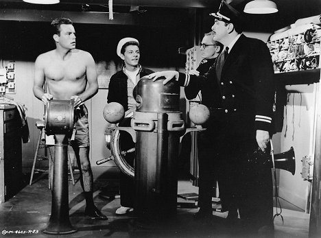 Robert Wagner, Frankie Avalon, Ernie Kovacs - Sail a Crooked Ship - Filmfotos