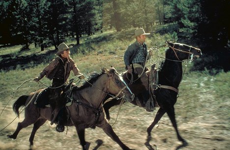 Jane Fonda, James Caan - Přijíždí jezdec - Z filmu