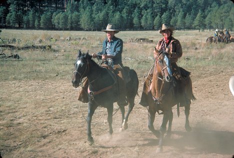 James Caan, Jane Fonda - Přijíždí jezdec - Z filmu