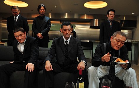 Takeshi Kitano, Kippei Shiina, Tetta Sugimoto, Jun Kunimura - Outrage - Photos