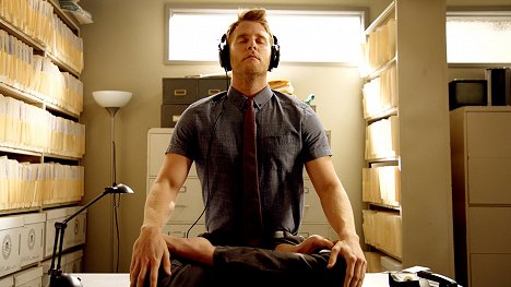 Jake McDorman - Limitless - Badge! Gun! - Photos