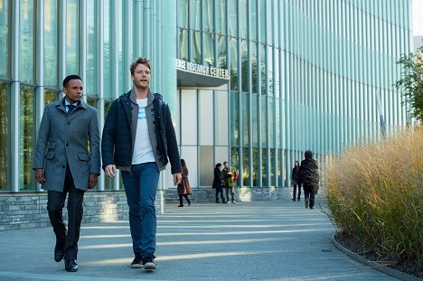 Hill Harper, Jake McDorman - Limitless - Arm-aggedon - Photos