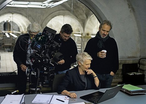 Roger Deakins, Judi Dench, Sam Mendes - Skyfall - Tournage