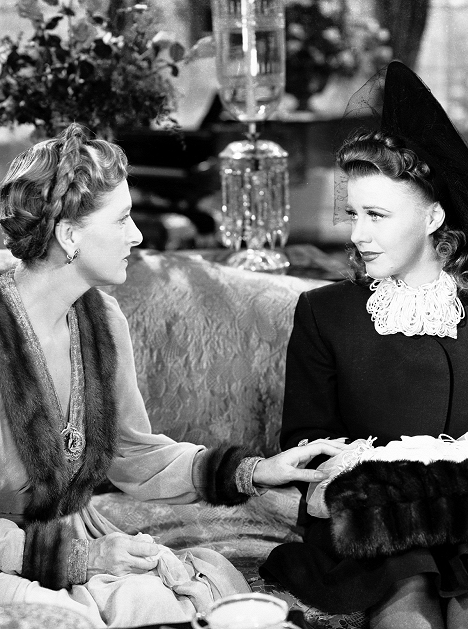 Gladys Cooper, Ginger Rogers - Kitty Foyle - Photos