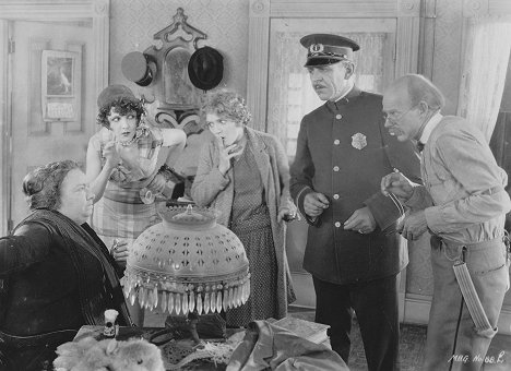 Sunshine Hart, Carmelita Geraghty, Mary Pickford, Lucien Littlefield - Tytöistä parhain - Kuvat elokuvasta