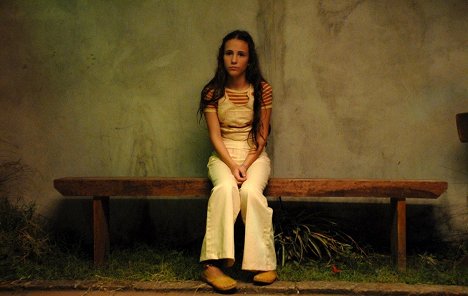 Violeta Palukas - Infancia clandestina - De la película