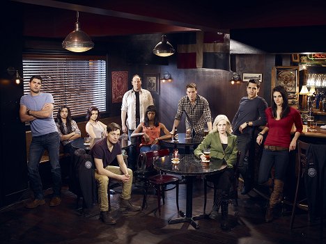 Travis Milne, Rachael Ancheril, Priscilla Faia, Gregory Smith, Matt Gordon, Enuka Okuma, Peter Mooney, Charlotte Sullivan, Ben Bass, Missy Peregrym - Kékpróba - Season 4 - Promóció fotók