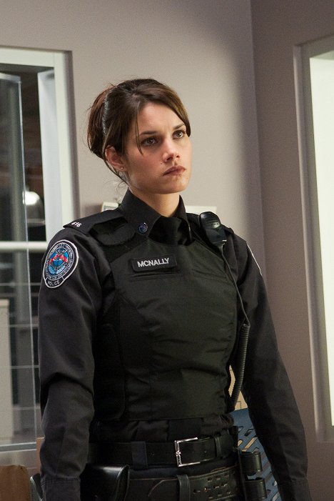 Missy Peregrym - Rookie Blue - To Serve or Protect - Photos