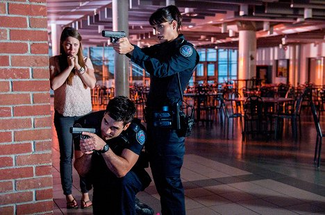Clare Stone, Ben Bass, Missy Peregrym - Rookie Blue - Class Dismissed - Photos