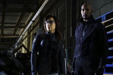 Ming-Na Wen, Henry Simmons - MARVEL's Agents Of S.H.I.E.L.D. - Ghost Rider - Filmfotos