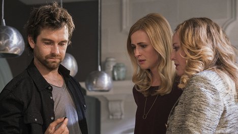 Antony Starr, Megan Ketch, Virginia Madsen - American Gothic - Kindred Spirits - Z filmu