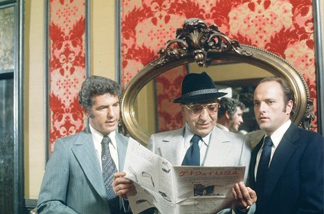Mark Russell, Telly Savalas, Kevin Dobson