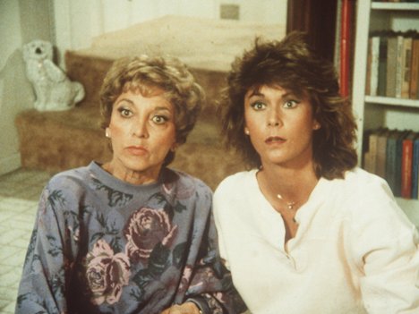 Beverly Garland, Kate Jackson - Scarecrow and Mrs. King - Tail of the Dancing Weasel - Kuvat elokuvasta