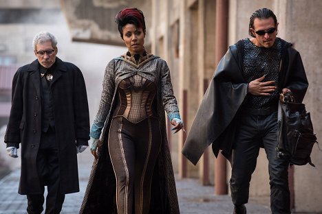 Victor Pagan, Jada Pinkett Smith - Gotham - Mad City: Better to Reign in Hell... - Photos