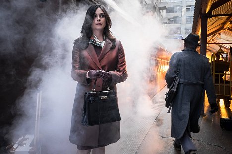 Morena Baccarin - Gotham - Mad City: Burn the Witch - De la película