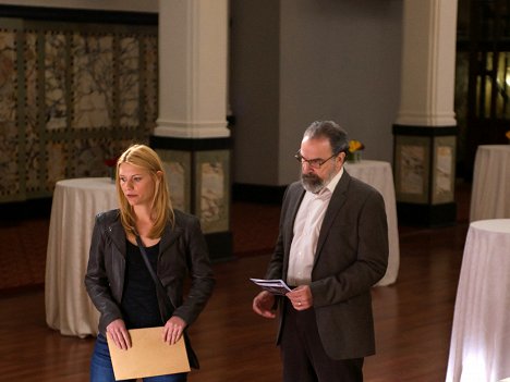 Claire Danes, Mandy Patinkin - Homeland - Iron in the Fire - Photos