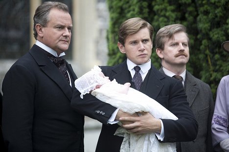 Hugh Bonneville, Allen Leech - Downton Abbey - Episode 7 - Van film