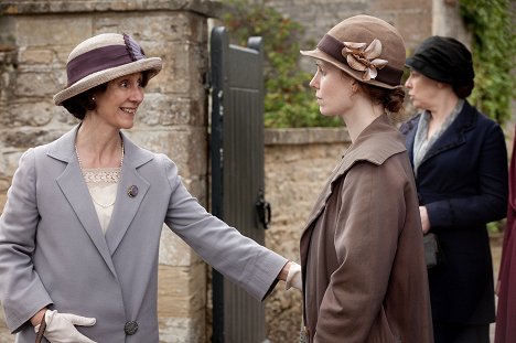 Christine Mackie, Amy Nuttall - Downton Abbey - Episode 4 - Photos