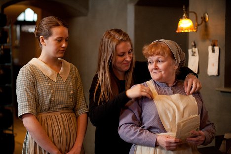 Cara Theobold, Lesley Nicol - Downton Abbey - Flucht nach Downton - Dreharbeiten